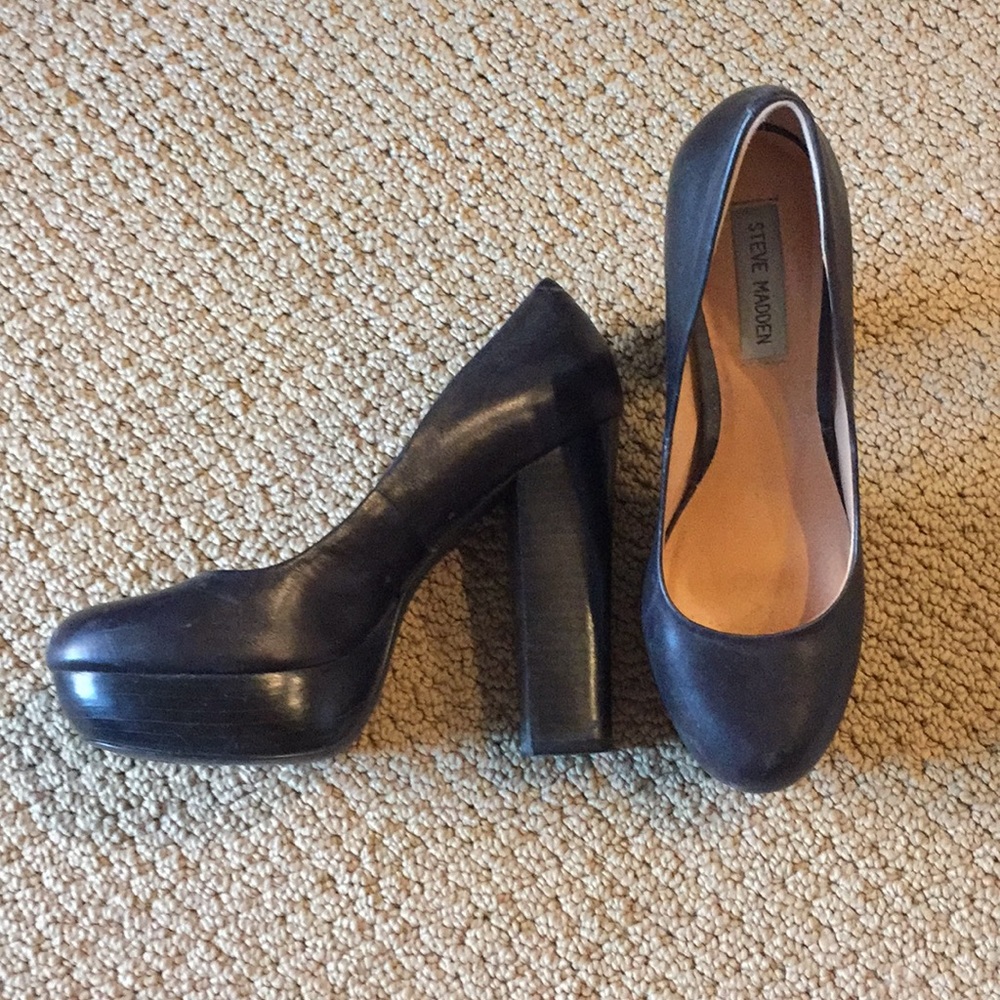 Steve Madden black platform heels - Picture 2 of 4